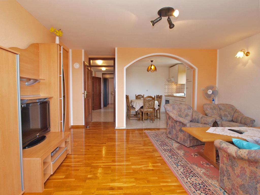פאז'אנה Apartments Denis 19 מראה חיצוני תמונה